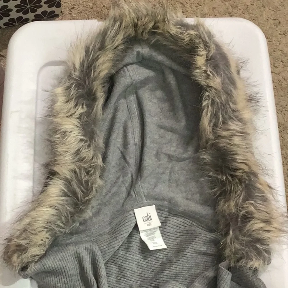 cabi - OS - faux Trim hooded scarf - grey and textured - very stylish and soft